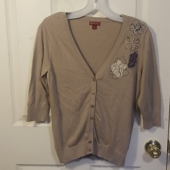 D7:MERONA: SIZE MEDIUM WOMENS TOP QUARTER LENGTH - Picture 1 of 3